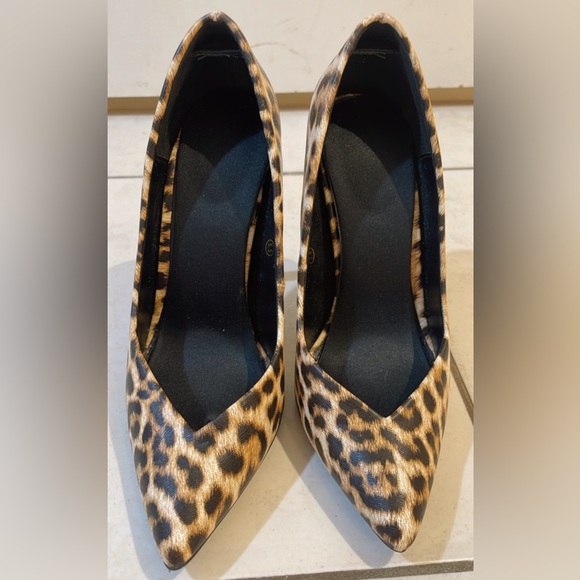 Miss Lola Leopard Heels - Picture 1 of 4